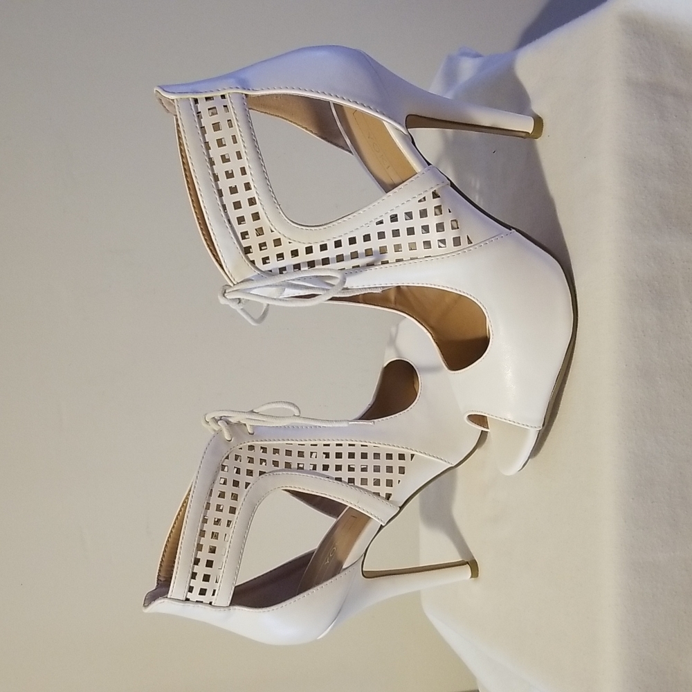 Yoki White Peep Toe Heels - Picture 2 of 5
